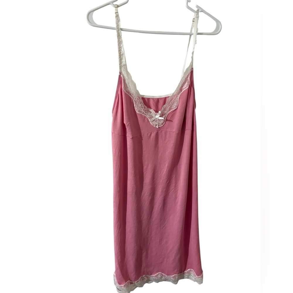 Adorable Pink Lace Trim Nightgown like new!